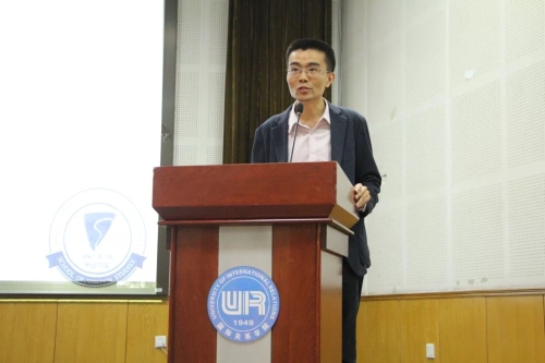 太阳集团城娱8722党总支副书记刘理鼎老师为大会致辞